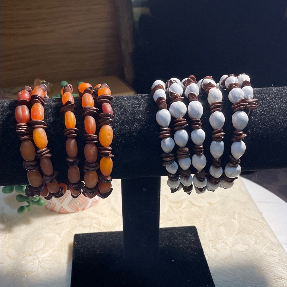 🛜🛜🛜BOGOHO 🛜🛜🛜set of 2 Multicolor Beaded Bracelets